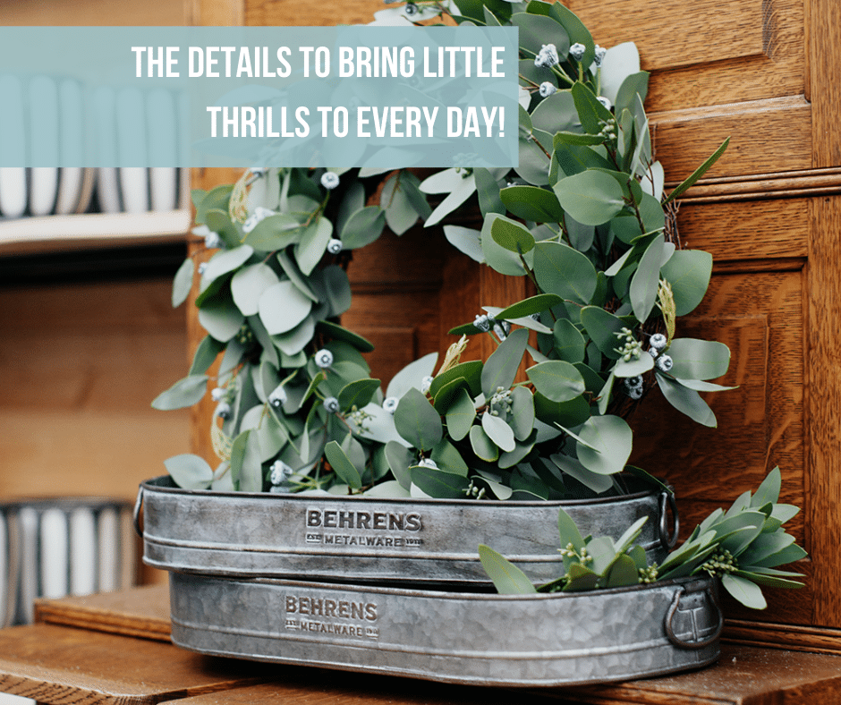 Galvanized steel tray set with wreath