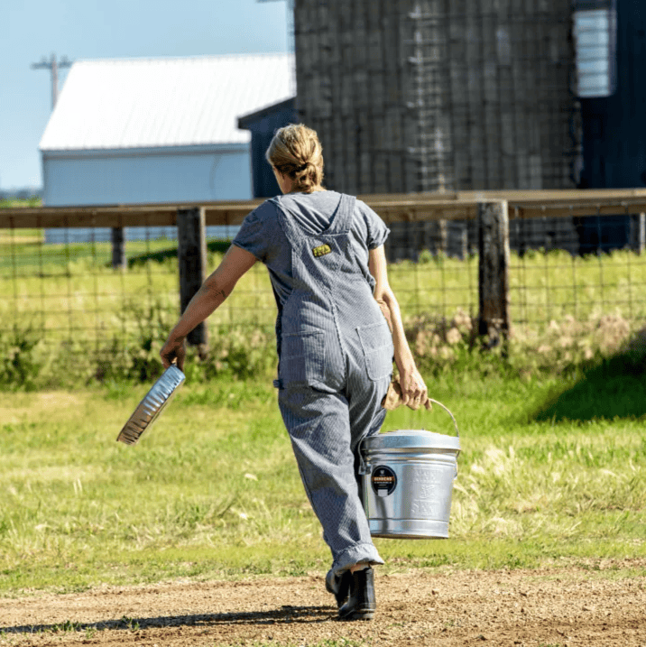 Embossed - 6 Gallon Galvanized Steel Can with Locking Lid - Image 4