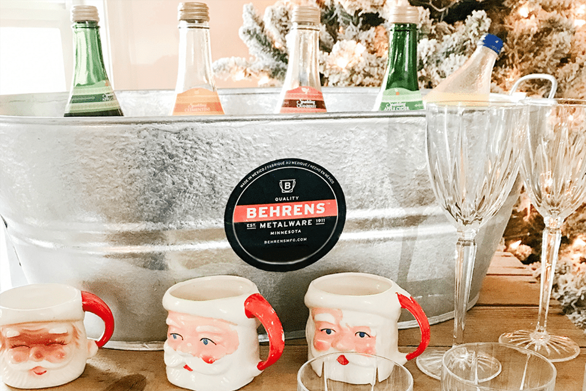 Holiday beverage tub and decor